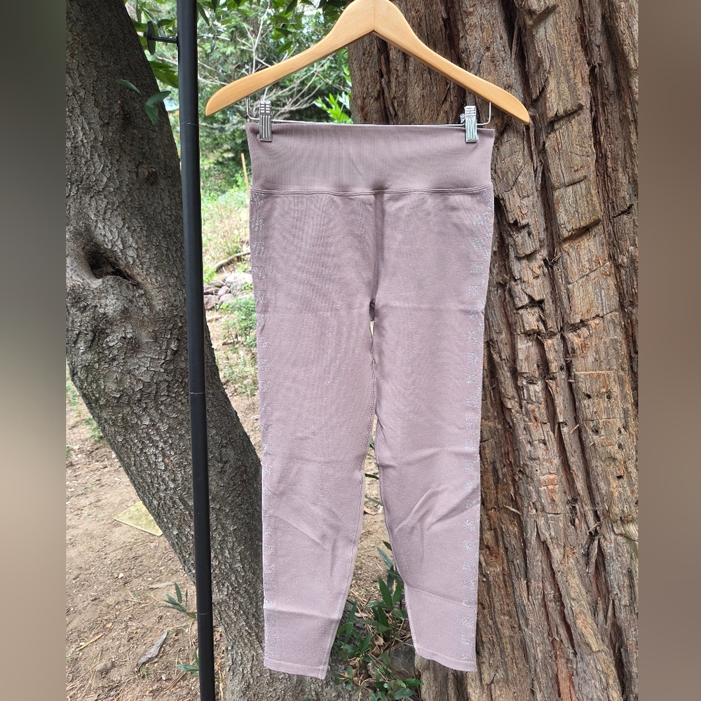 Victoria's Secret‎ PINK Active Taupe Leggings